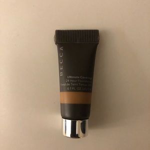 NWT Becca Ultimate Coverage 24 hr foundation Maple